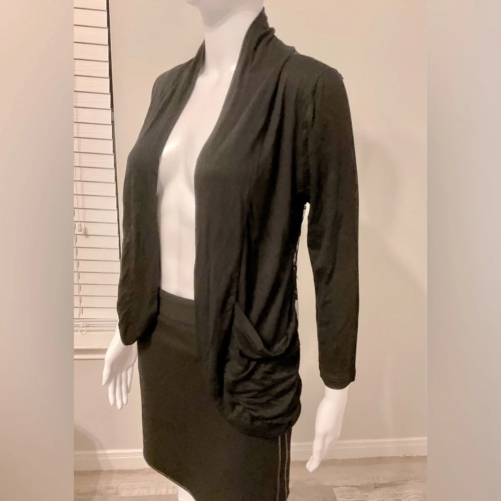Zenana Outfitters Size M Black Open Front Short Cardigan Front Pockets Lace Back